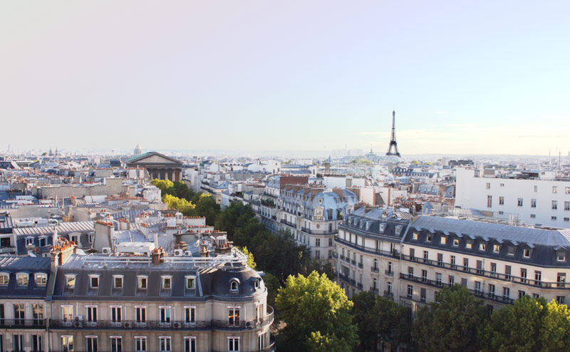 Parisエッフェル塔が見渡せる場所